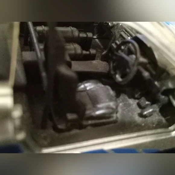 Jada Toys 1:32 scale Die-cast 2002 Nissan Skyline GT-R (R34) (F&F Brian's car) - Picture 5 of 8